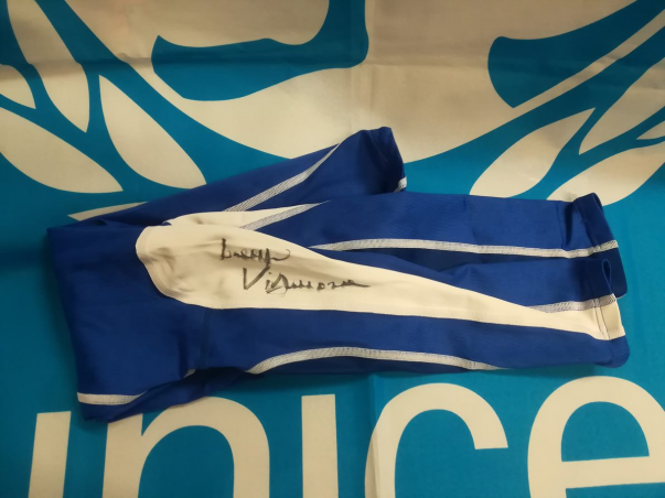 Costume azzurro e bianco Lorenzo Vismara autografato
